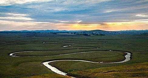 捣蛋小黑猫模拟新作《小猫咪大城市》现已发售